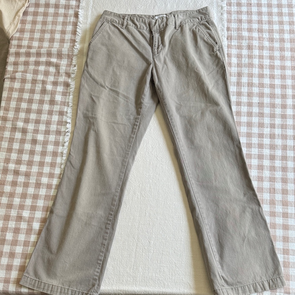 Women’s low rise Casual Straight-Leg Pants in Light Taupe